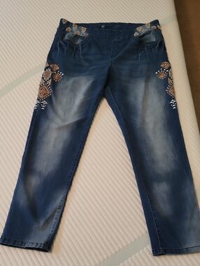 Embroidered Dark Blue Straight-Leg Women's Jeans
